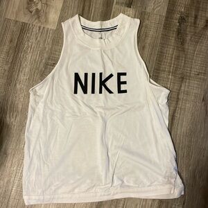 Size M vintage Nike tank top